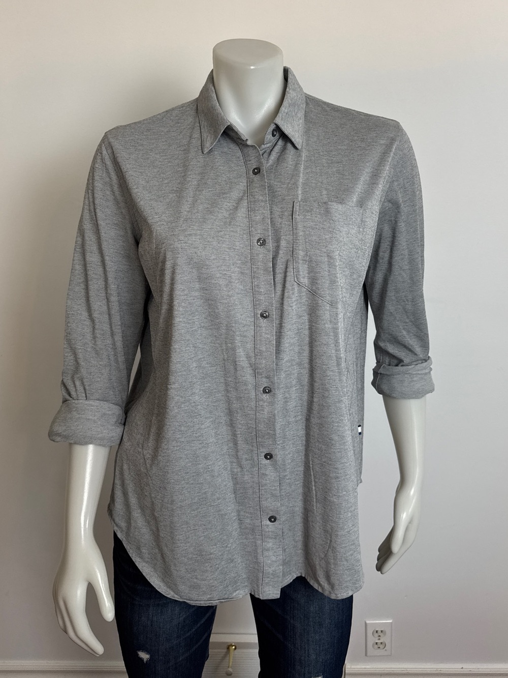 Kit and Ace - Grey stretch button down shirt. 
Size: medium - pit to pit is 22"